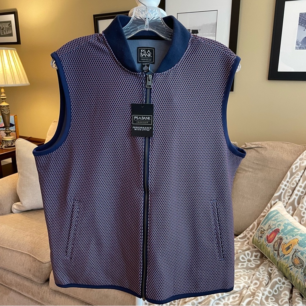 Jos A Bank Traveller NWT Zip Front Navy Burgundy Geo Men’s Vest Athletic, Size L
